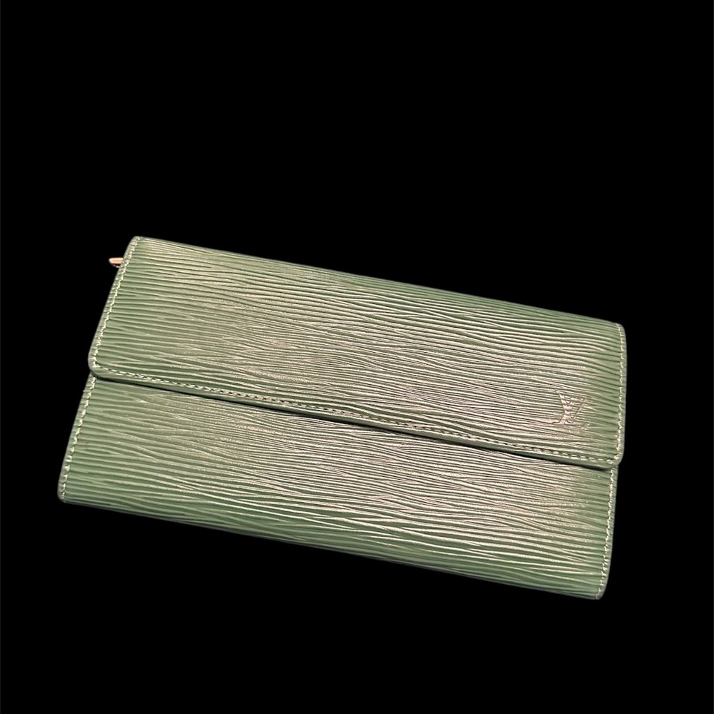 Green LV Epi Long Wallet